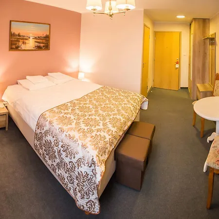 Ankur Hotell Mustvee Exterior foto