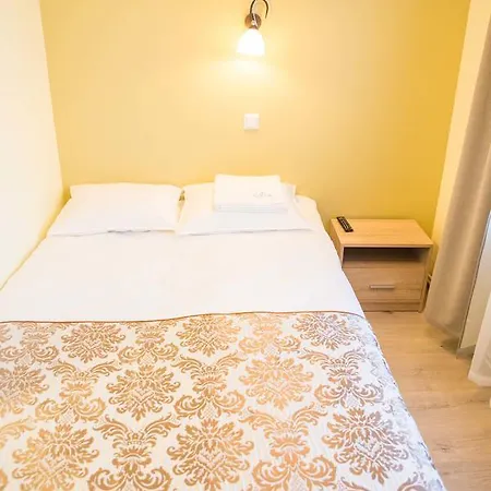 Ankur Hotell Mustvee Exterior foto